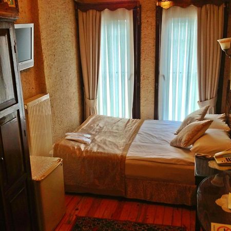Naz Wooden House Inn Istanbul Exterior photo