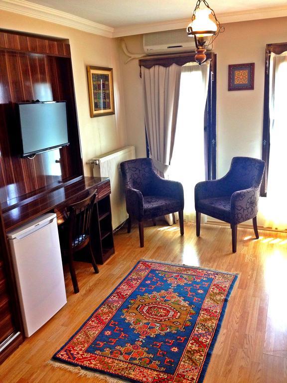 Naz Wooden House Inn Istanbul Exterior photo