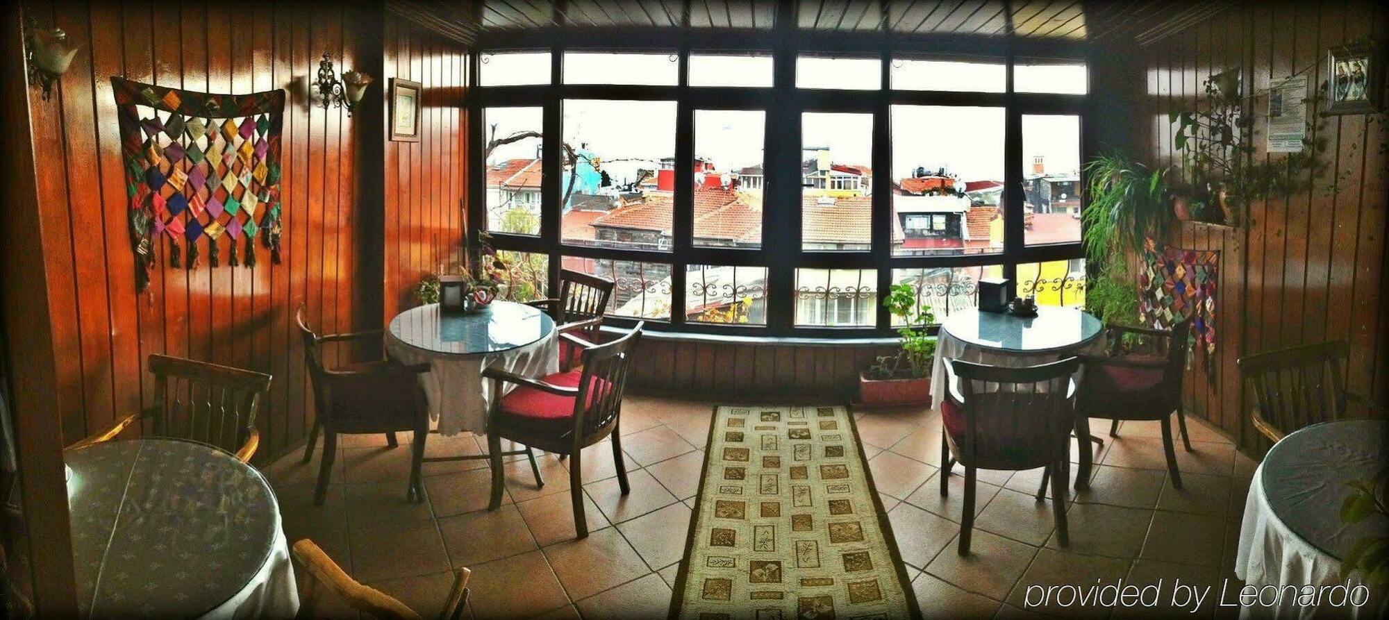Naz Wooden House Inn Istanbul Exterior photo